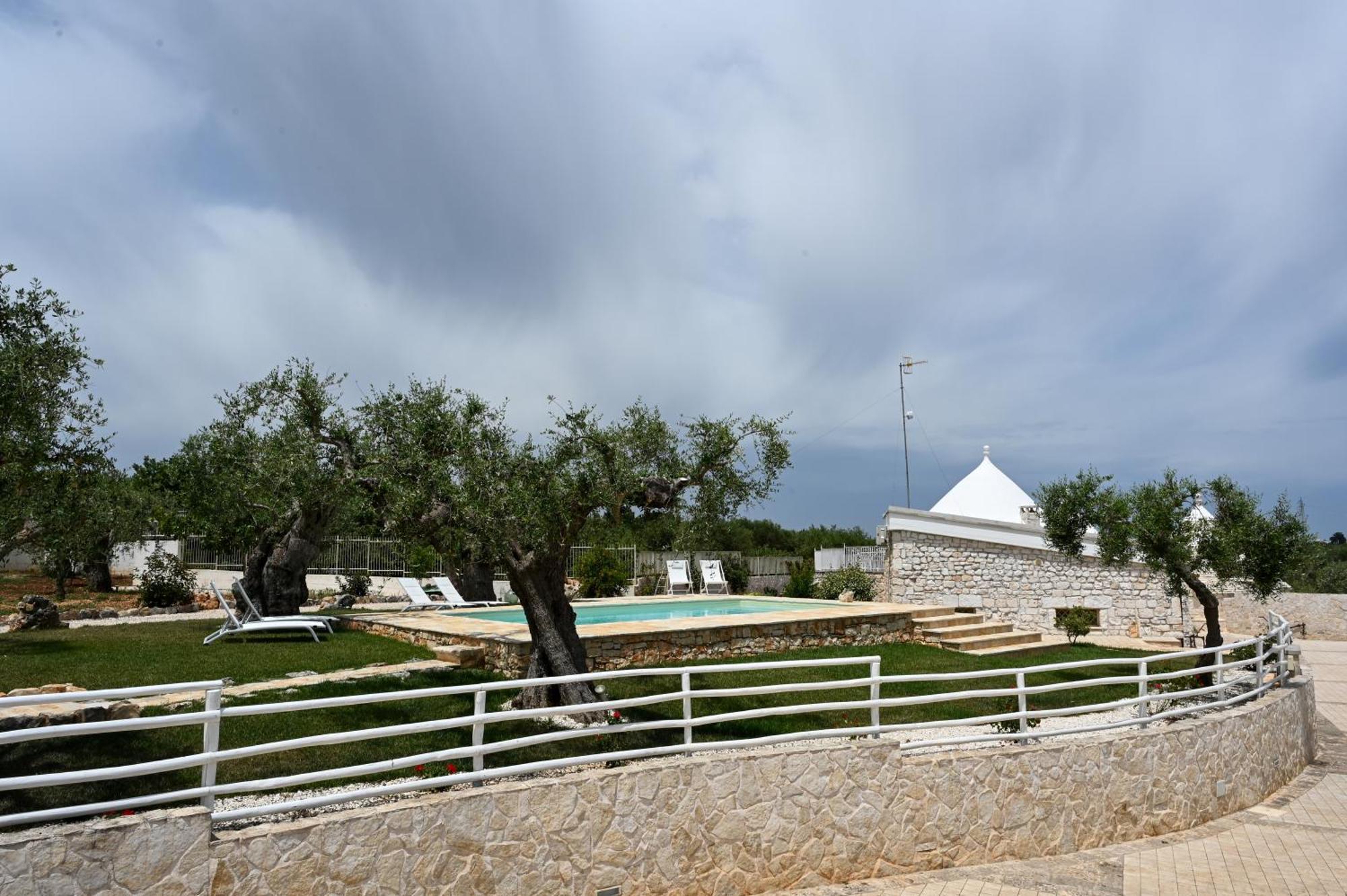 Trulli Lisanna - Exclusive Private Pool And Rooms Up To 10 People Antonelli Экстерьер фото