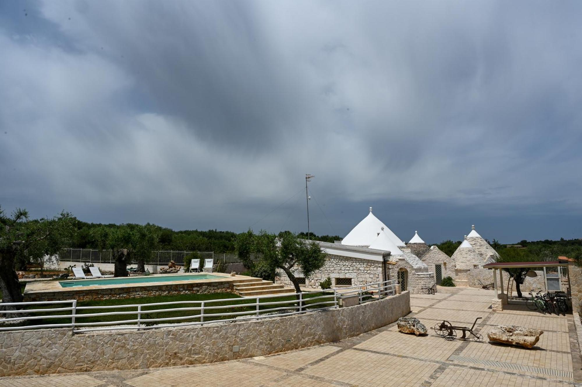 Trulli Lisanna - Exclusive Private Pool And Rooms Up To 10 People Antonelli Экстерьер фото